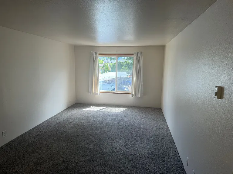 2420 Pheasant Blvd — Photo 3