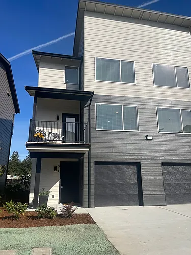 The Woodlands Townhomes Photo 1