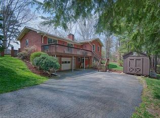 25 Chadwick Wade Dr, Asheville, NC 28804