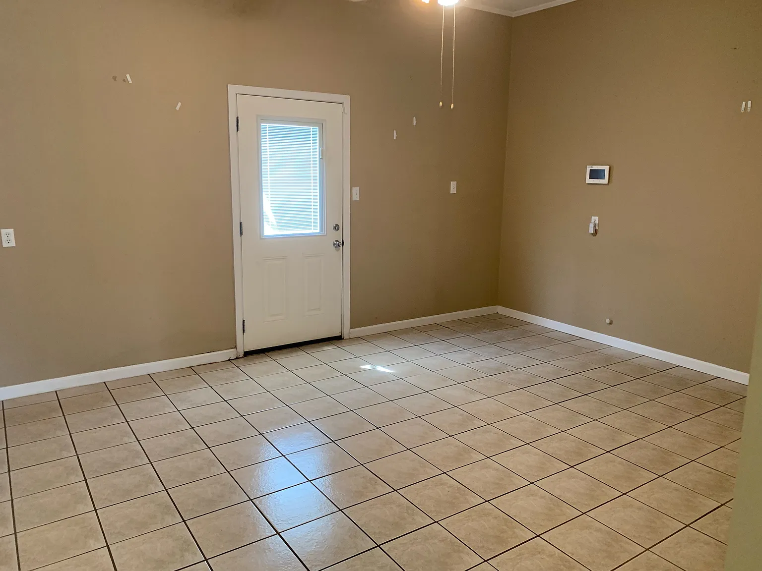 2 bed, 900 sqft, $1,100 — Photo 4