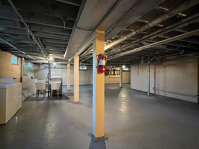 610 Washington St #2 — Photo 12