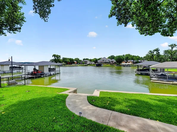 328 Leeward Cir, Azle, TX 76020