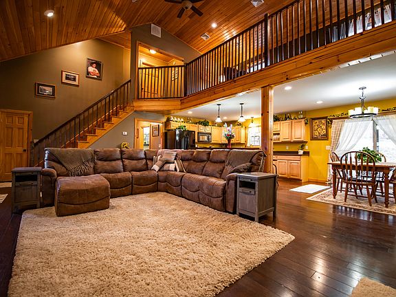 4th image of 131 Dogwood Ln