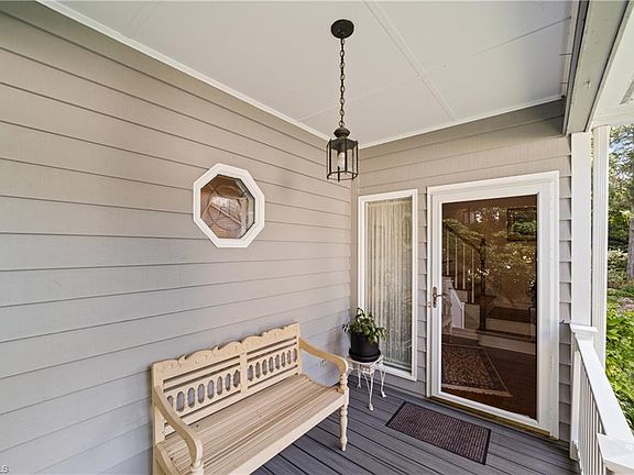 4th image of 108 Carrisbrooke Ln