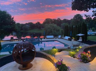 2352 Richborough Rd, Chesterfield, MO 63017