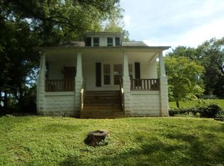 30 Creston Dr, Belleville, IL 62223