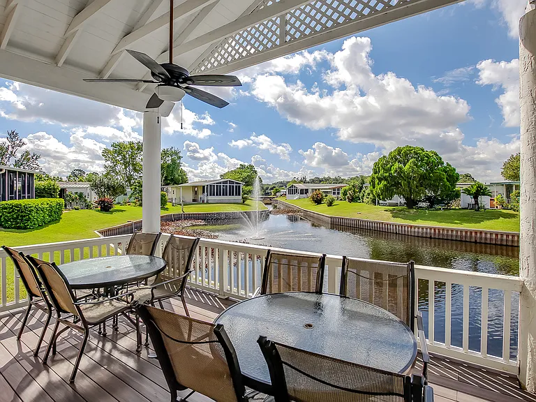 Lakeshore Landings — Photo 9