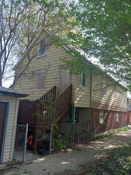2nd image of 8757 S Manistee Ave