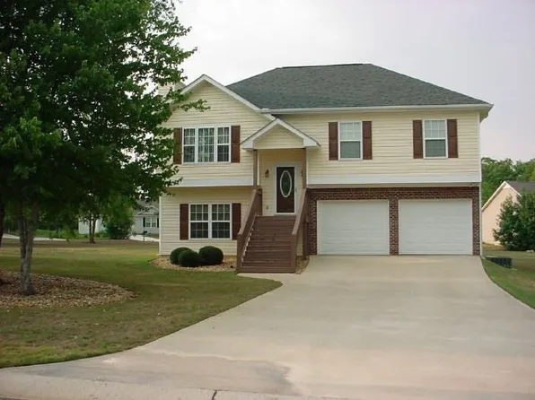 135 Shannons Pl, Comer, GA 30629