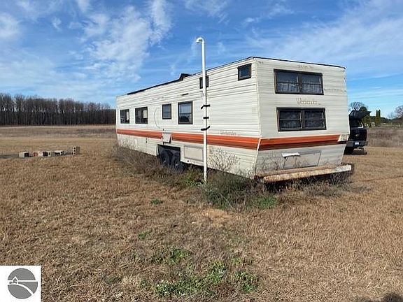 4th image of 1085 County Road 571 NE