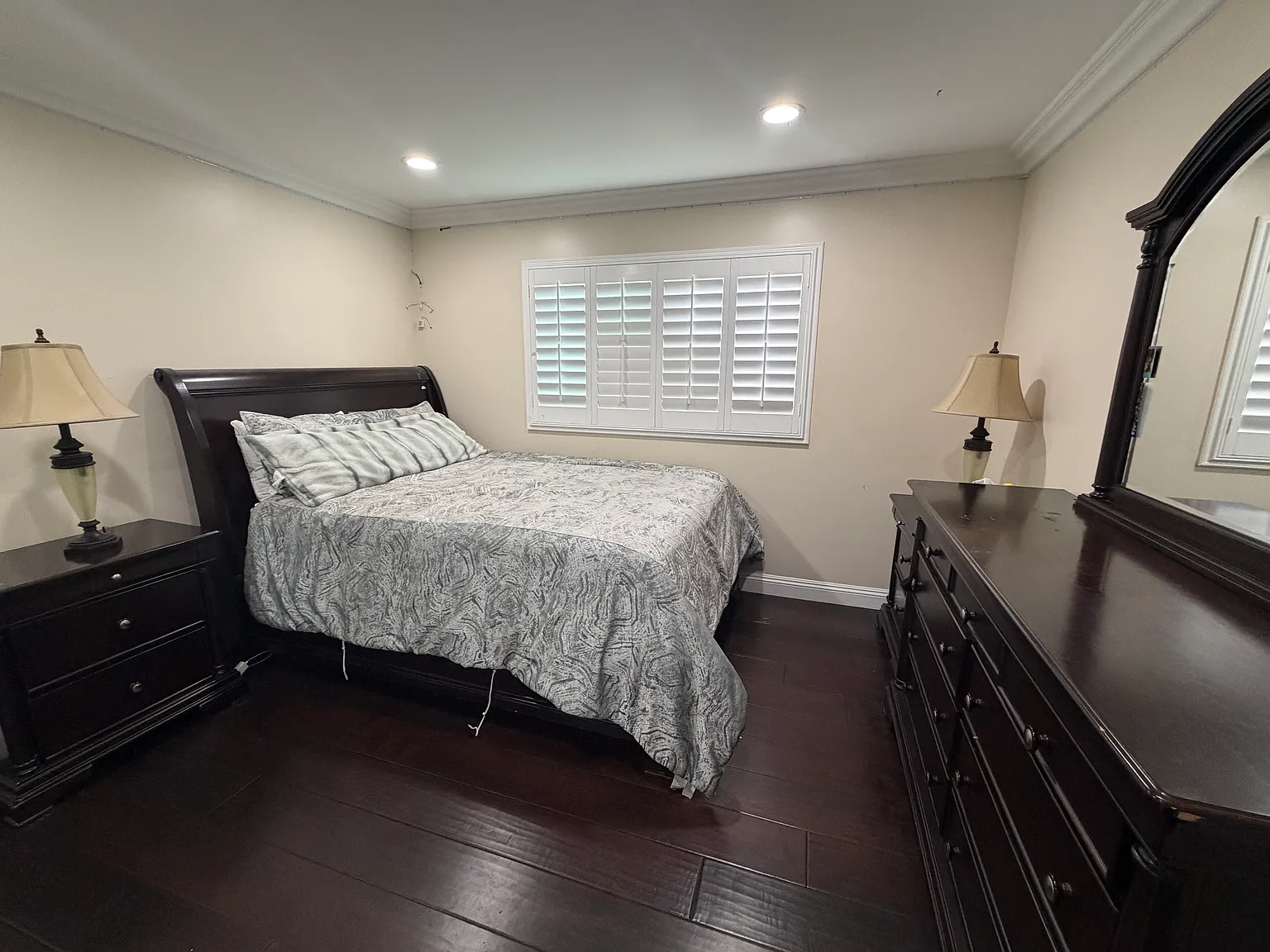 1 bed, 2000 sqft, $1,500 — Photo 1