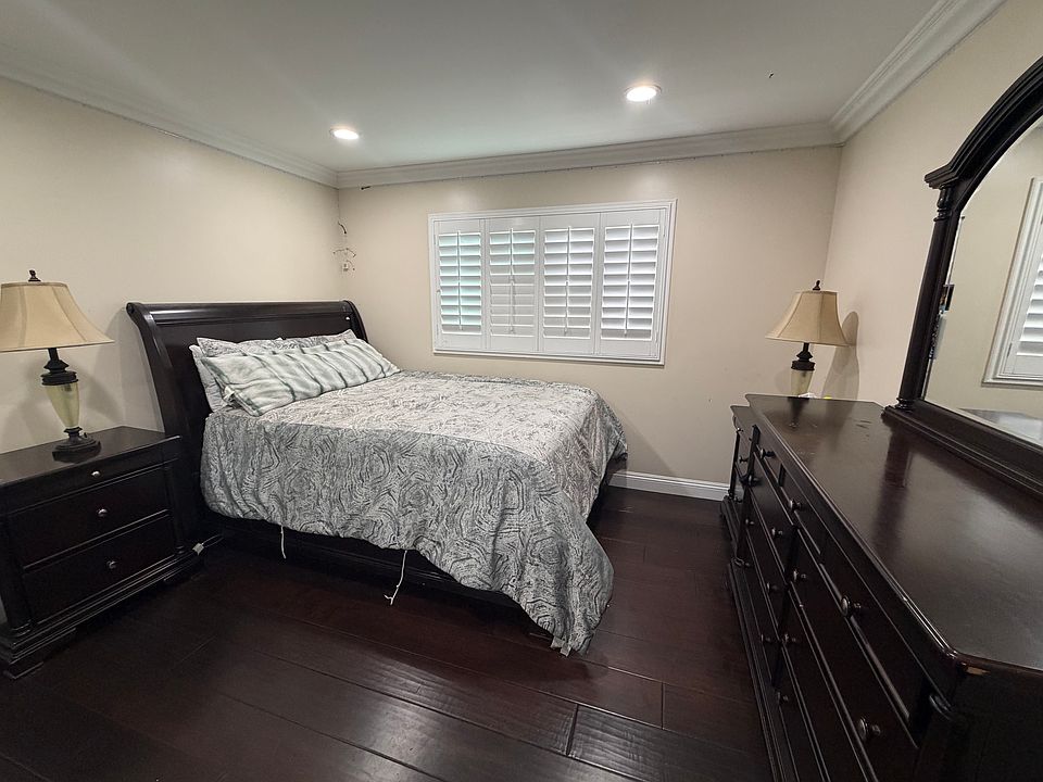 1st image of 920 Sprucelake Dr