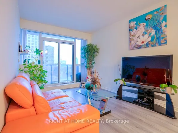 349 Rathburn Rd W #512, Mississauga, ON L5B 0G9