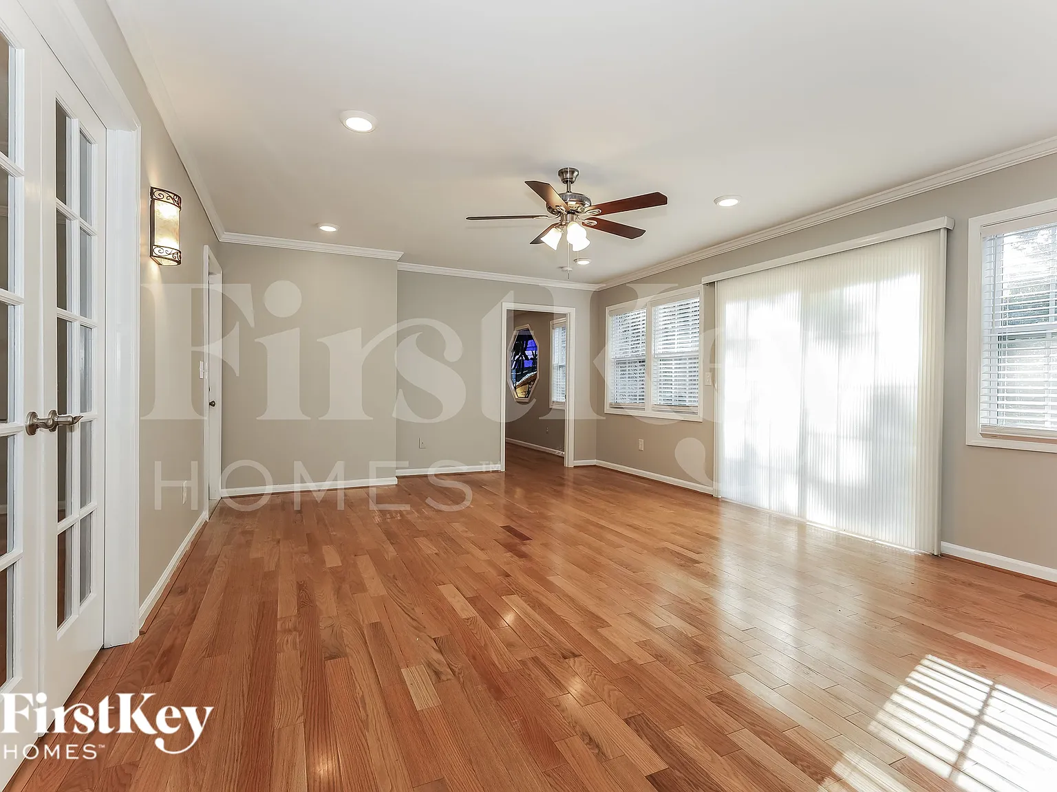 5 bed, 2.5 bath, 2690 sqft, $2,395 — Photo 4