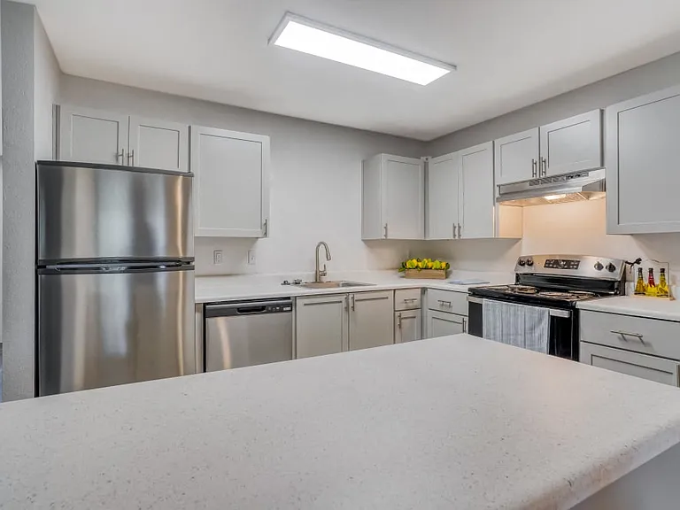 Woodspring Apt — Photo 13