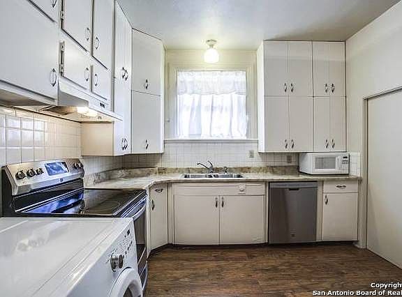 5th image of 273 E Rosewood Ave