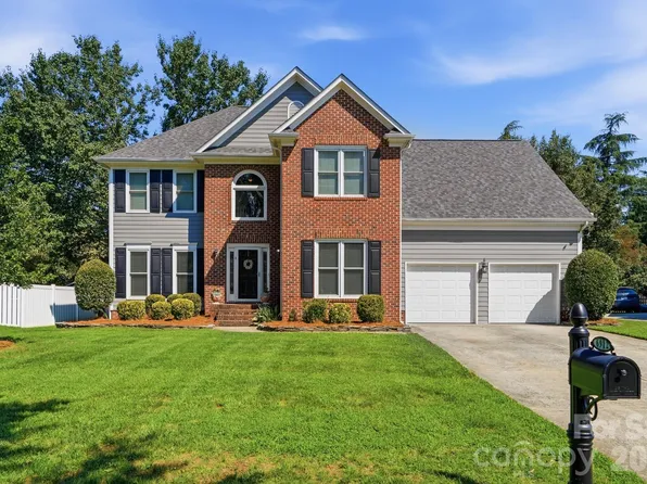 6912 Royce Ct, Charlotte, NC 28277