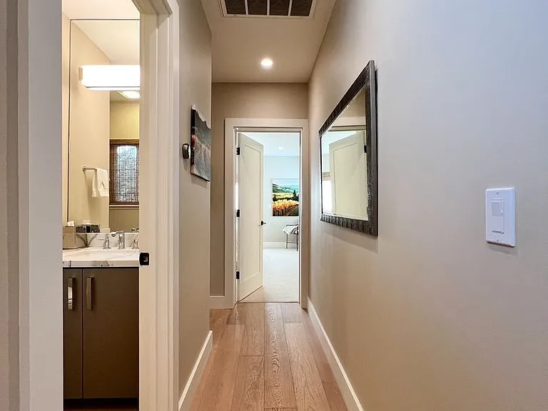 945 Augusta Cir — Photo 23