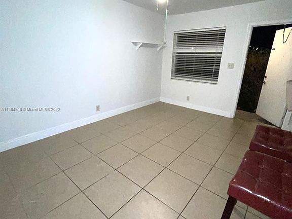 4th image of 5168 NE 6th Ave APT 402
