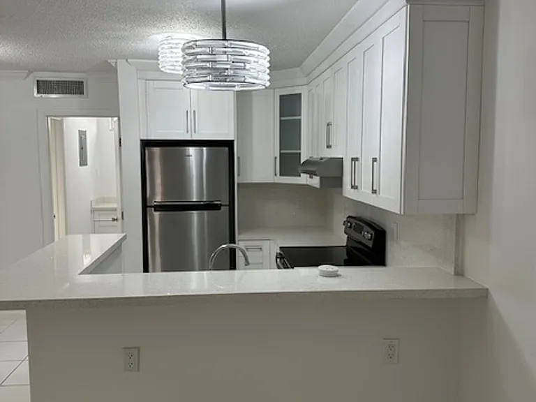315 S Crescent Dr Hollywood, FL 33021 — Photo 3