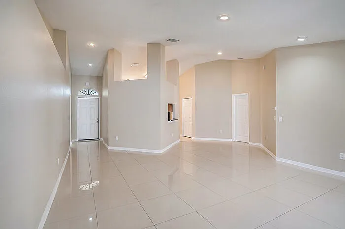 12712 Longcrest Dr — Photo 6