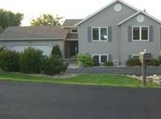 6870 Moonlight Cir, Sun Prairie, WI 53590