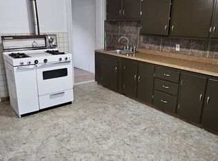 20 Meadow St #B, Adams, MA 01220