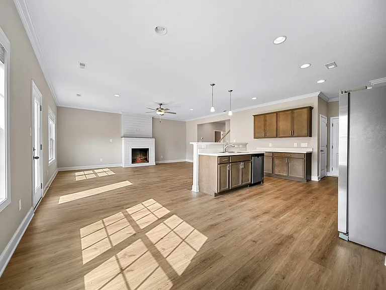 4740 Stoneyhurst Ln — Photo 3