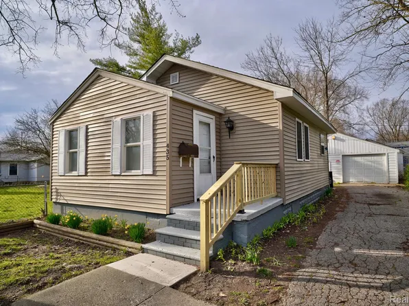 435 Beach St, Mount Morris, MI 48458