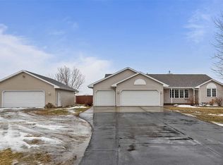 3005 Serenity Dr, De Pere, WI 54115