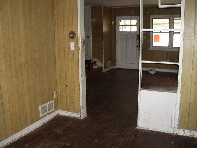2nd image of 7111 Kent Town Dr