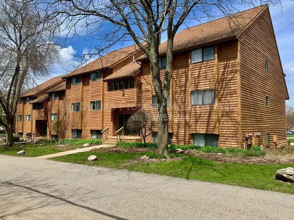 6691 Boca Vista Dr NE Unit 101, Rockford, MI 49341