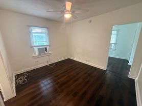 1131 Queen St N, Saint Petersburg, FL