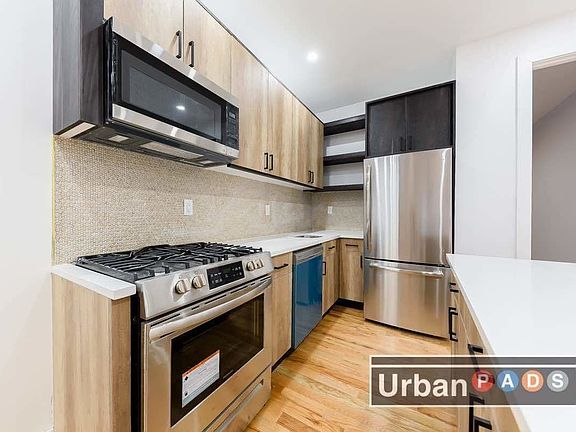 4th image of 61 W 106th St #1CC