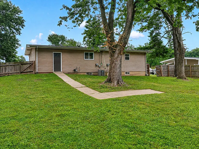121 Sunglow Dr — Photo 17