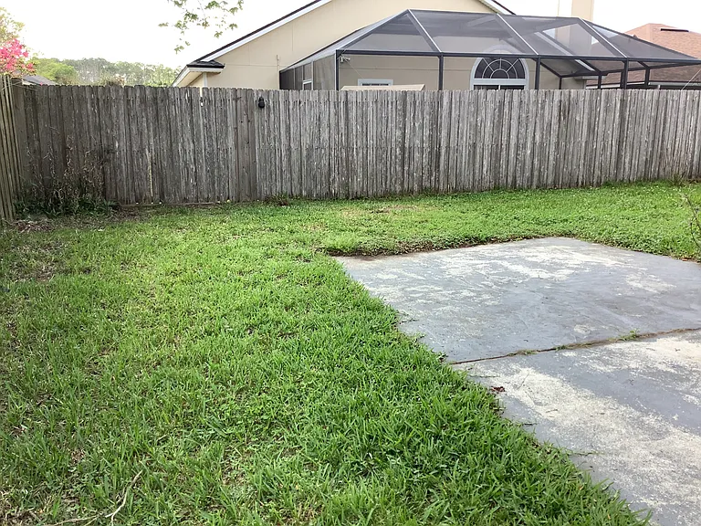 1512 Ashleigh St — Photo 13