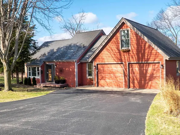 4 Bluffwood Trl, Galena, IL 61036