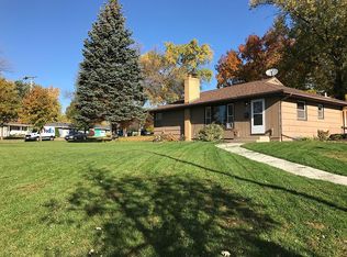 9114 Cedar Lake Rd, Saint Louis Park, MN 55426