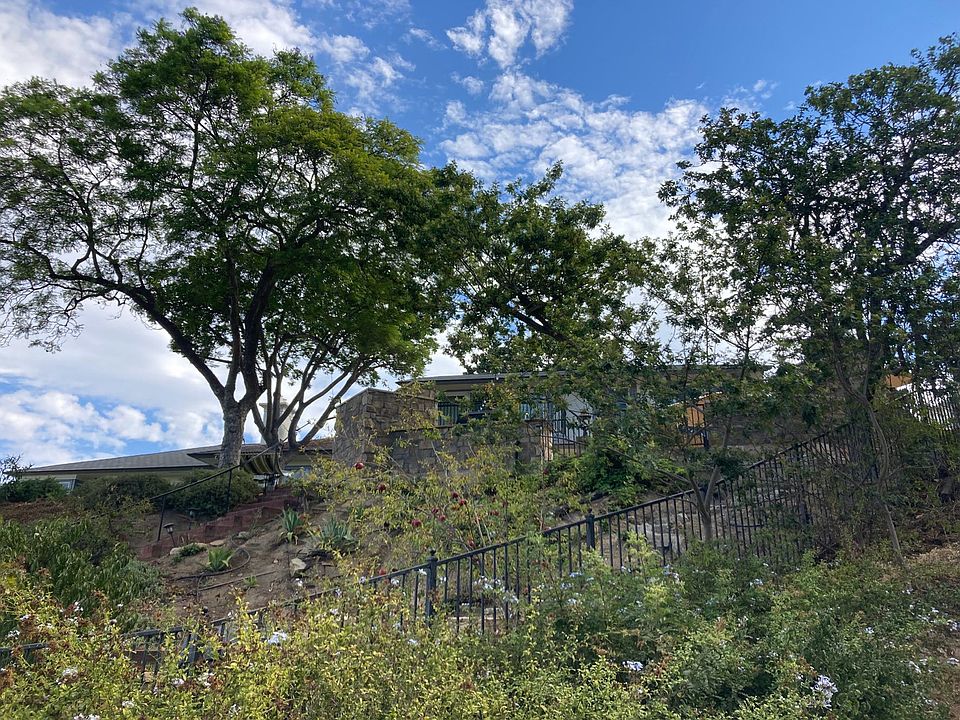 1st image of 1771 SE Skyline Dr
