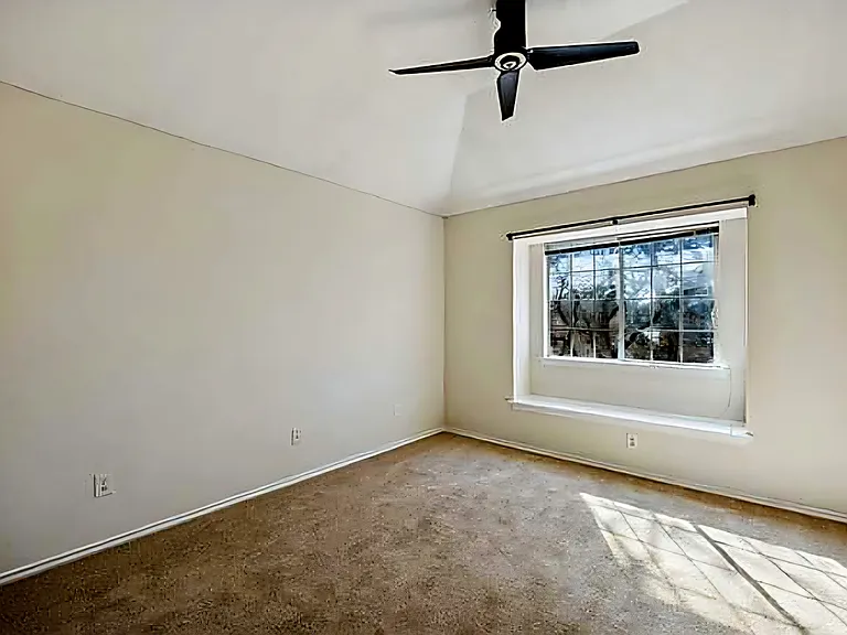 2657 Hillside Dr — Photo 15