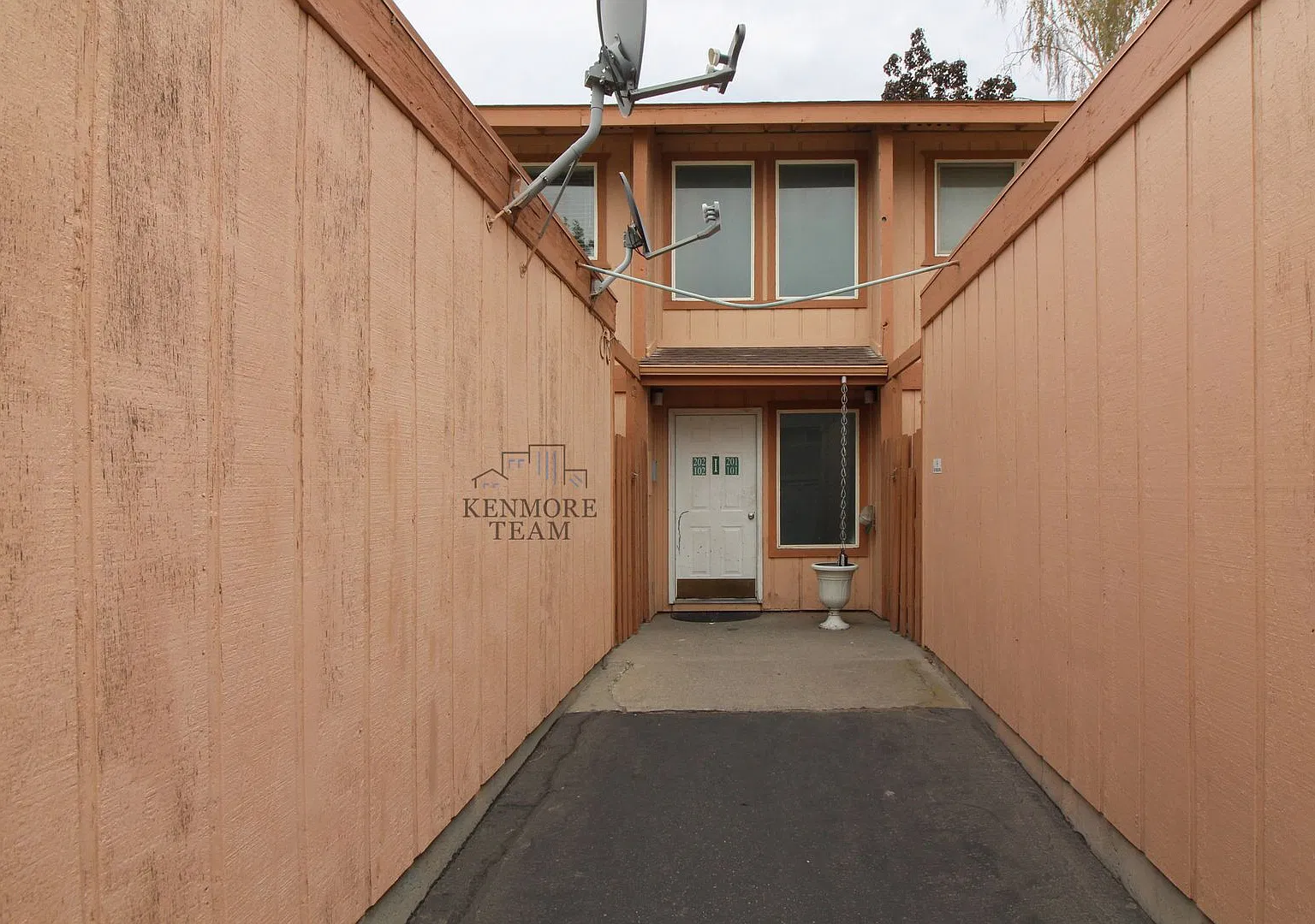 2 Bedroom, 1 Bath Condo in Kennewick — Photo 2