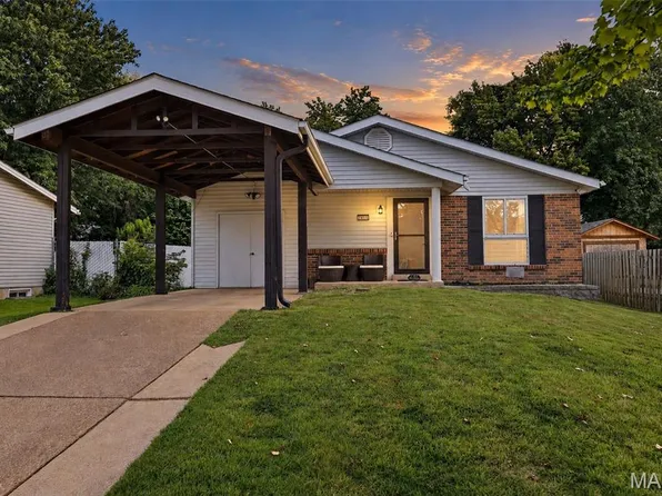2615 Lindsay Ln, Florissant, MO 63031