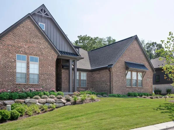 173 Timber Trace Lane Ln S #27, Bloomfield Hills, MI 48302