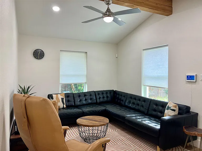 1119 Panama St — Photo 2