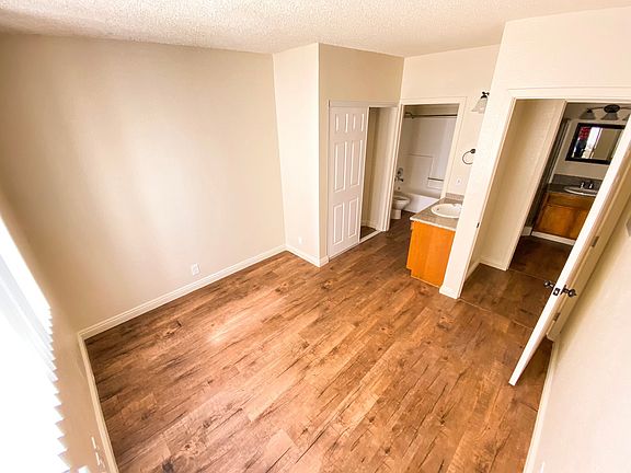 3rd image of 15554 Nordhoff St #203