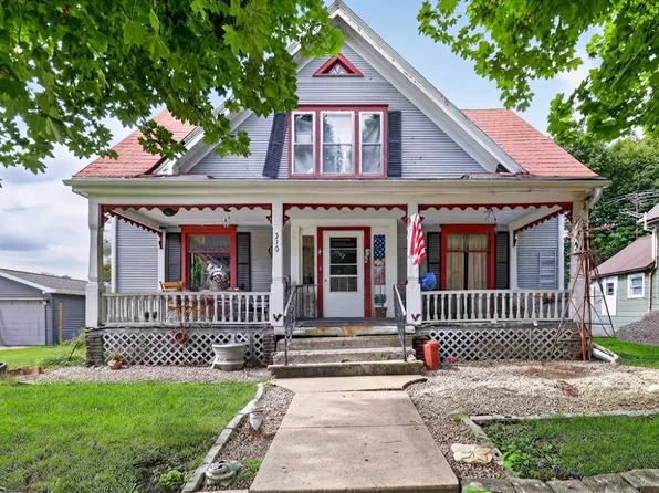 310 Snow St, Chadwick, IL 61014