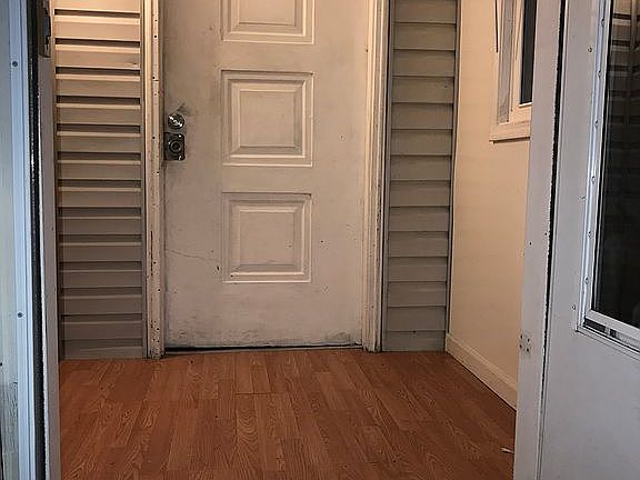 2nd image of 800 Forest Ave