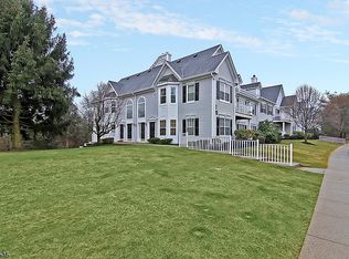 1430 Magnolia Ln, Branchburg, NJ 08876