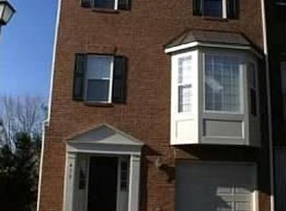 415 Ashford Ln, Alexandria, VA 22304
