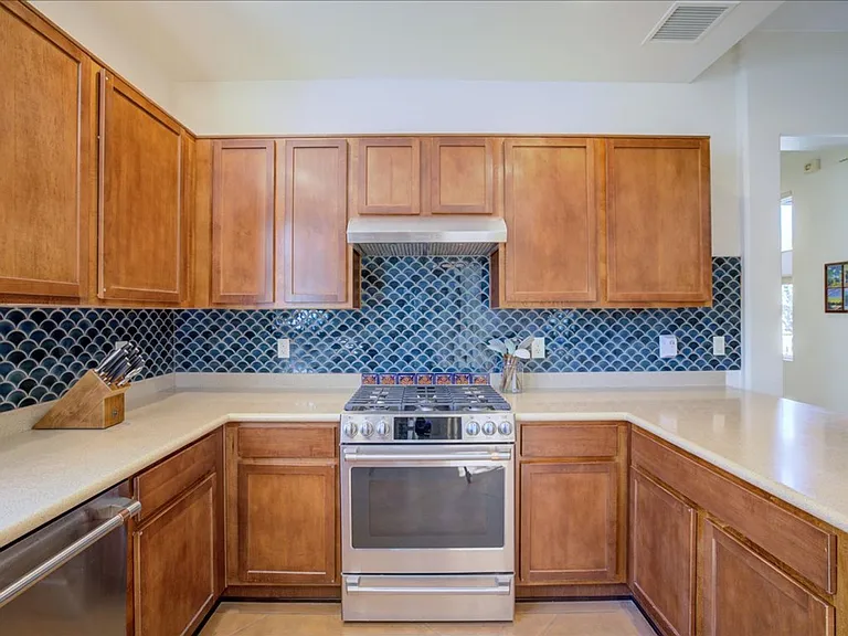 10570 E Maldonado Pl — Photo 11